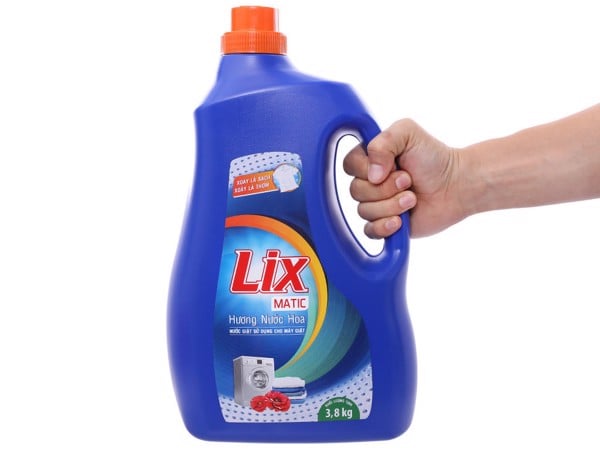 Nước giặt Lix Matic hương nước hoa chai 3.8kg
