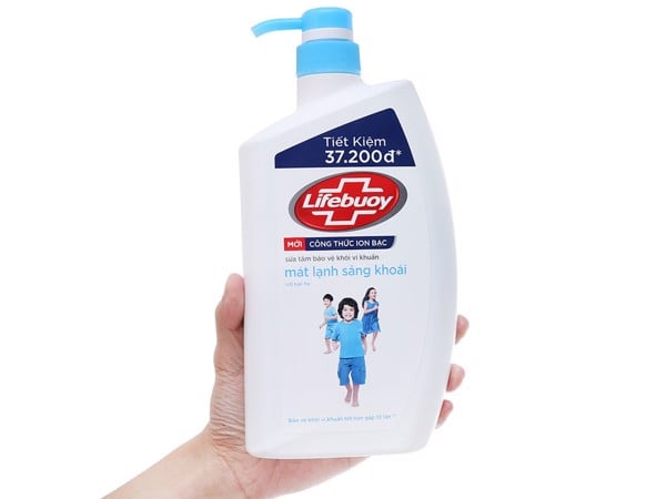 Sữa tắm bảo vệ khỏi vi khuẩn Lifebuoy mát lạnh sảng khoái 833ml